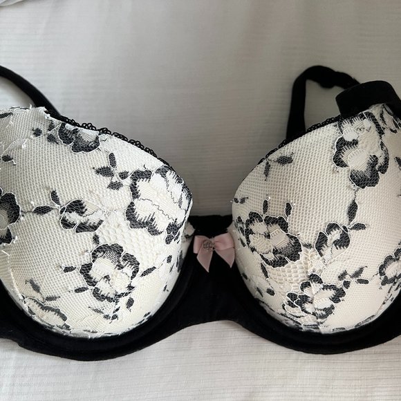 Victoria's Secret Body by Victoria Lined Demi - Picture 1 of 3